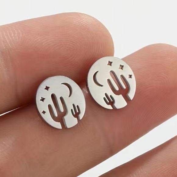Jewelry - (3/$15) Cactus Moon Stud Earrings